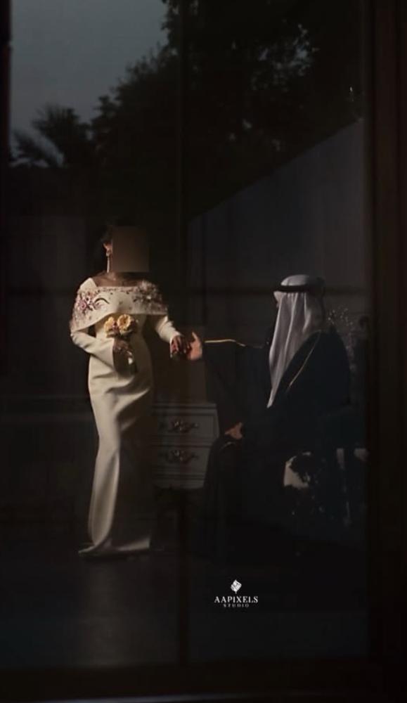 فستان سهره فخم بيج ملكه