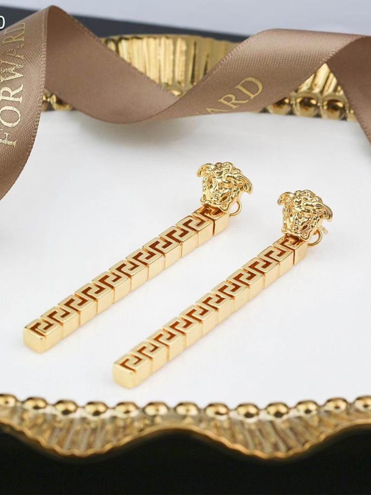 Master ring from Versace