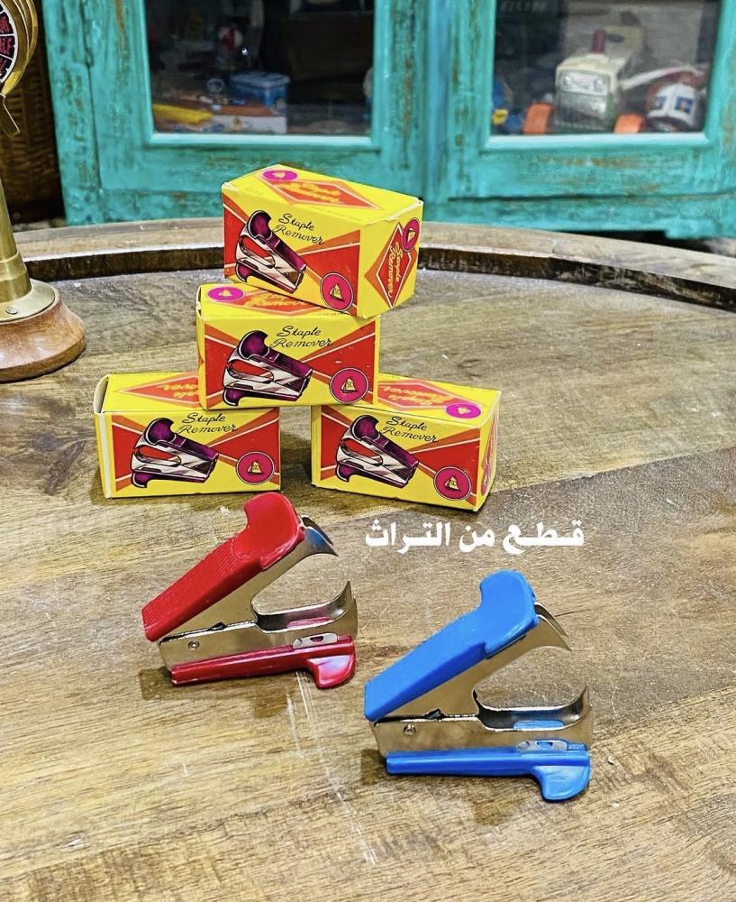 من النوادر؛ خلاعة دبابيس قديمة مخزنة بالكرتون تخزين ممتاز؛ صناعة هونق كونق السعر للحبة الواحدة واللون حسب المتوفر