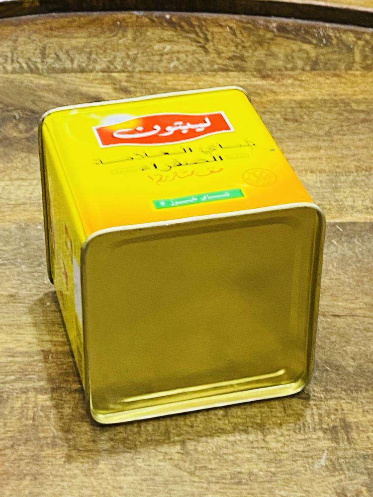 من البنود المميزة؛ علبة معدن لشاي ليبتون نظيفة كما في الصور
