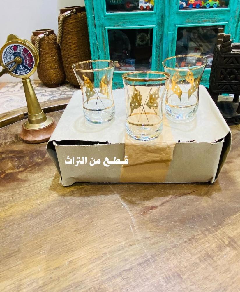من النوادر؛ بيالات العلمين؛ قديمة جداً مخزنة تخزين ممتاز لم تستخدم السعر للبيالة الواحدة