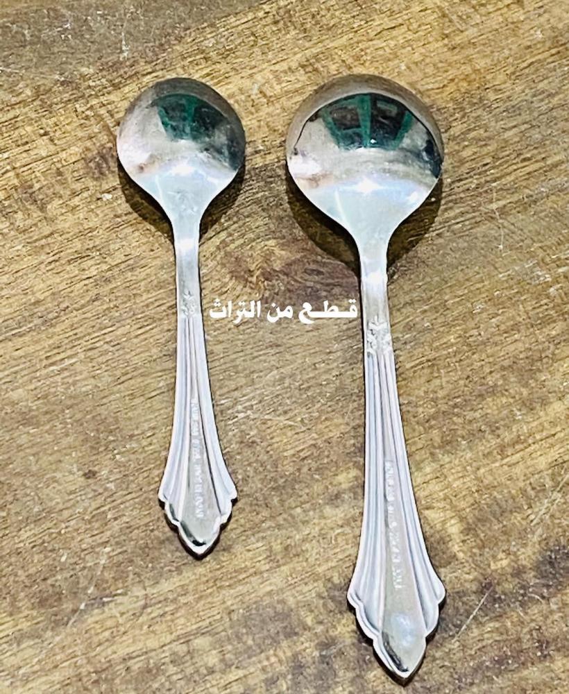 من النوادر؛ ملاعق من الاستانلس ستيل حجمين مختلفين الحجم العادي والحجم الأصغر؛ بلون مميز وجميل مخزنة تخزين ممتاز؛ صناعة اليابان السعر للدرزن الواحد حسب الحجم