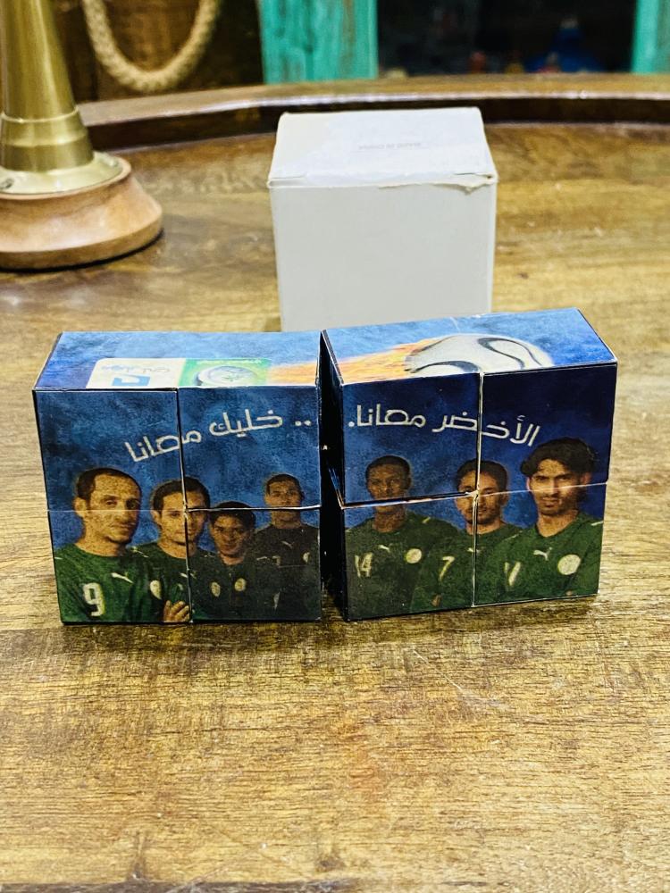 من البنود المميزة من هدايا موبايلي؛ مكعبين قابلة للحركة وكل شكل يتكون يكون بصورة مختلفة كما هو واضح في الصور السعر للجميع