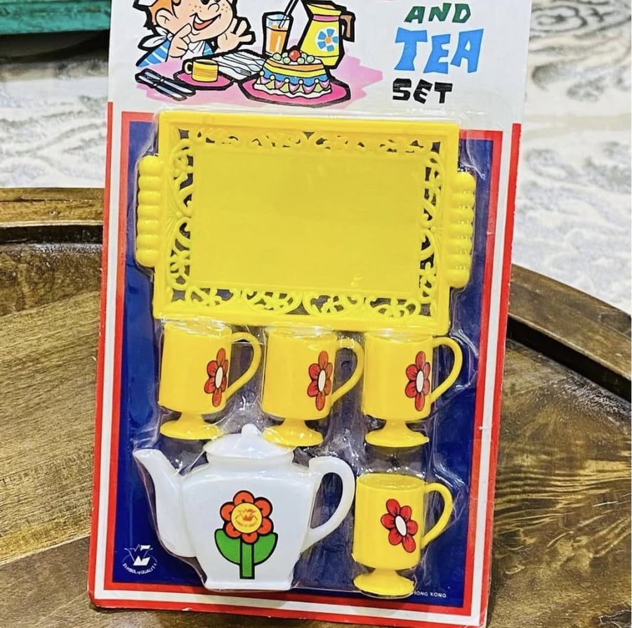 Among the distinguished items; an envelope containing a famous and well-known game; old, stored, unused; made in Hong Kong