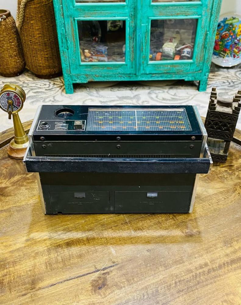 They wanted something very elegant and heavy; the wave screen from the front and top; runs on battery