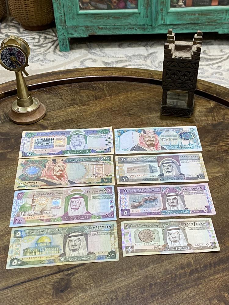 الإصدار الرابع من مؤسسة النقد العربي السعودي؛ طقم كامل لعملة الملك فهد رحمه الله؛ حالات عالية