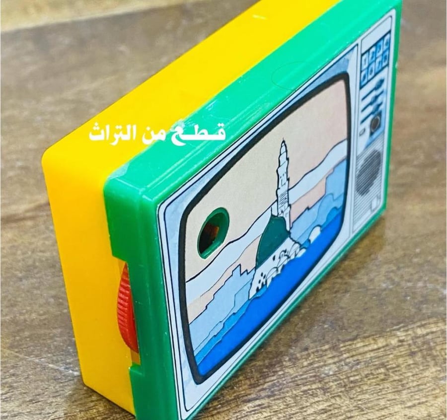 من البنود المميزة؛ منظار مكة على شكل تلفزيون؛ من هدايا الحجاج قديماً؛ مخزن تخزين ممتاز؛ صناعة هونق كونق السعر للحبة الواحدة