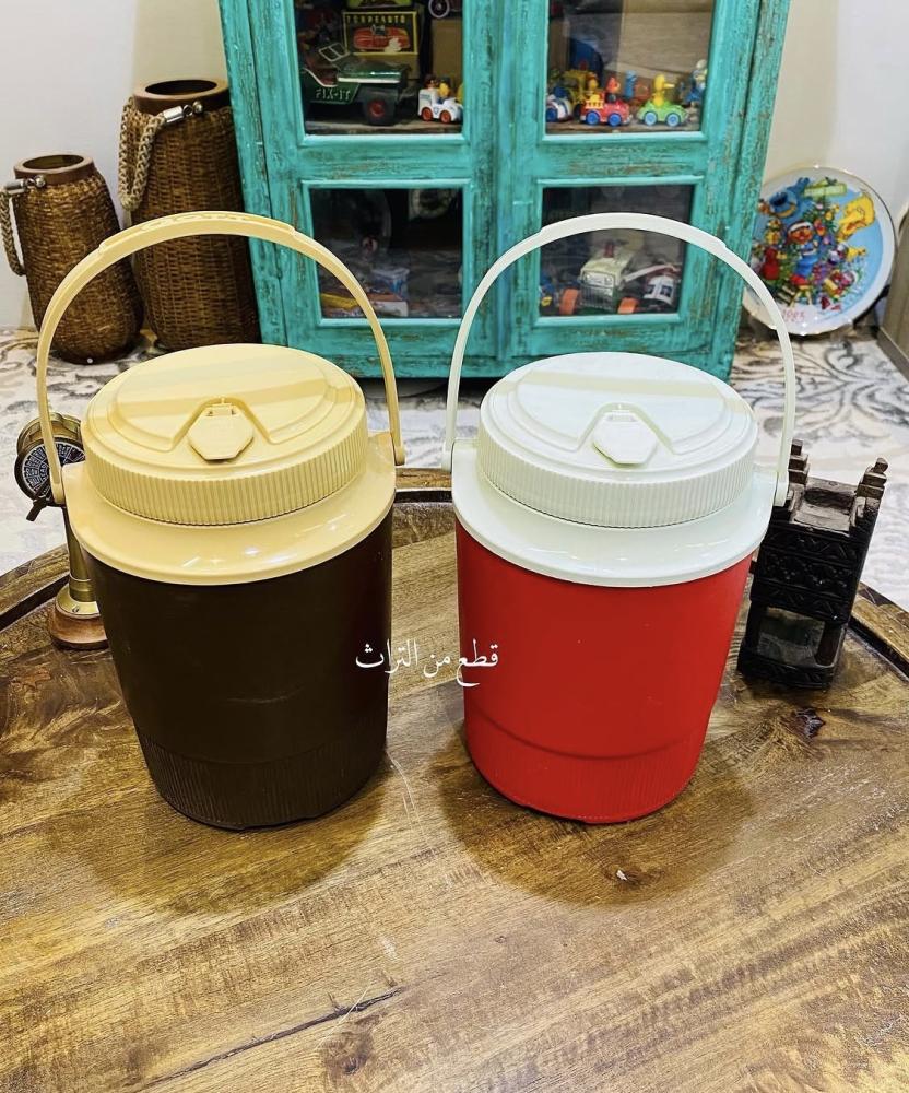من النوادر؛ ترمس من شركة جوت GOOT ؛ قديم مخزن تخزين ممتاز لم يستخدم وصالح للإستخدام؛   إشتهر أوائل الثمانينات؛صناعة أمريكية السعر للحبة الواحدة واللون حسب الاختيار