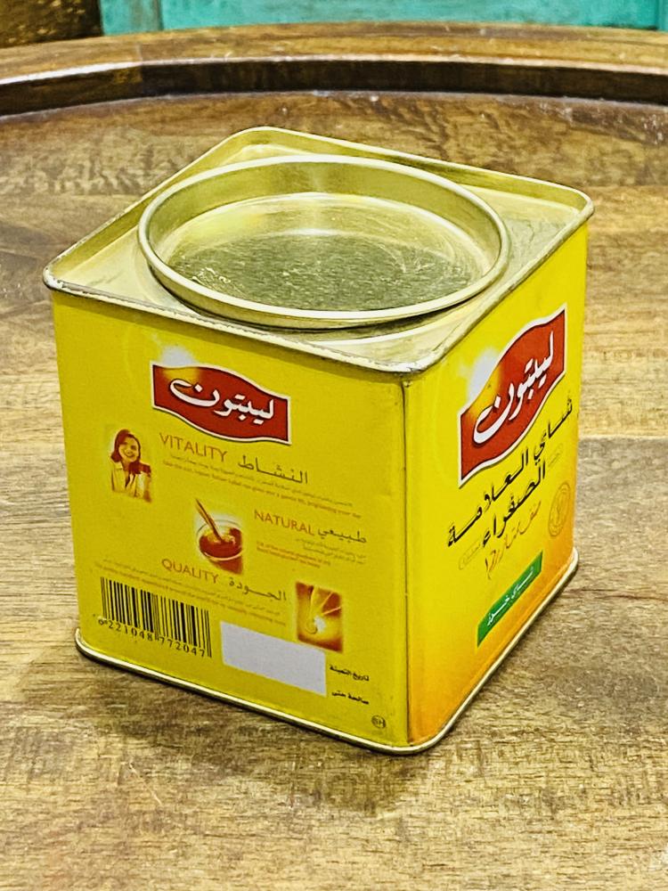 من البنود المميزة؛ علبة معدن لشاي ليبتون نظيفة كما في الصور