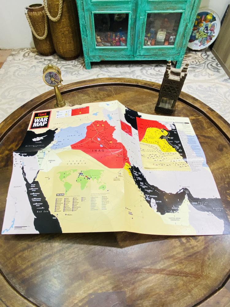 A very luxurious printed folder about Desert Storm; contains images shown for the first time; among the folder is a large foldable picture that includes all the fighters participating in this war.