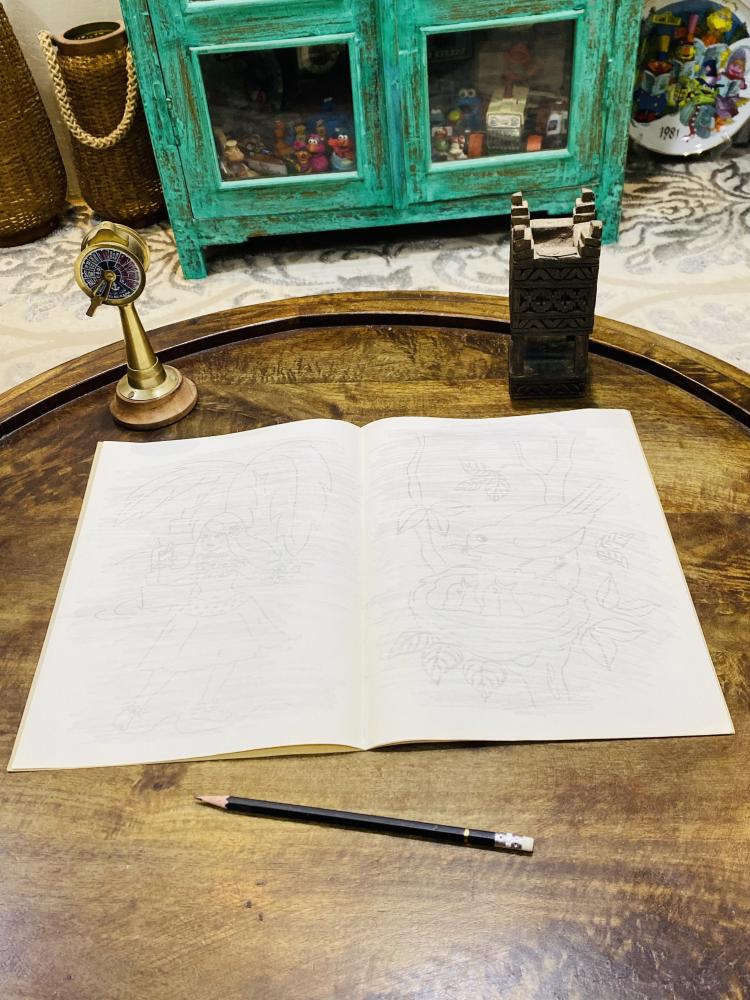 من البنود الشحيحة جداً؛ كتاب بداخله صفحات بيضاء عند تظليلها بالقلم يظهر صورة جميلة متكاملة كما هو واضح في الصورة مخزنة تخزين ممتاز لم تستخدم؛ قديم عمره أكثر من ٤٠ عام طبع في بريطانيا في الثمانينات الميلادية وكان صيحة في ذلك الوقت ونقلة نوعية في عالم كتب ا