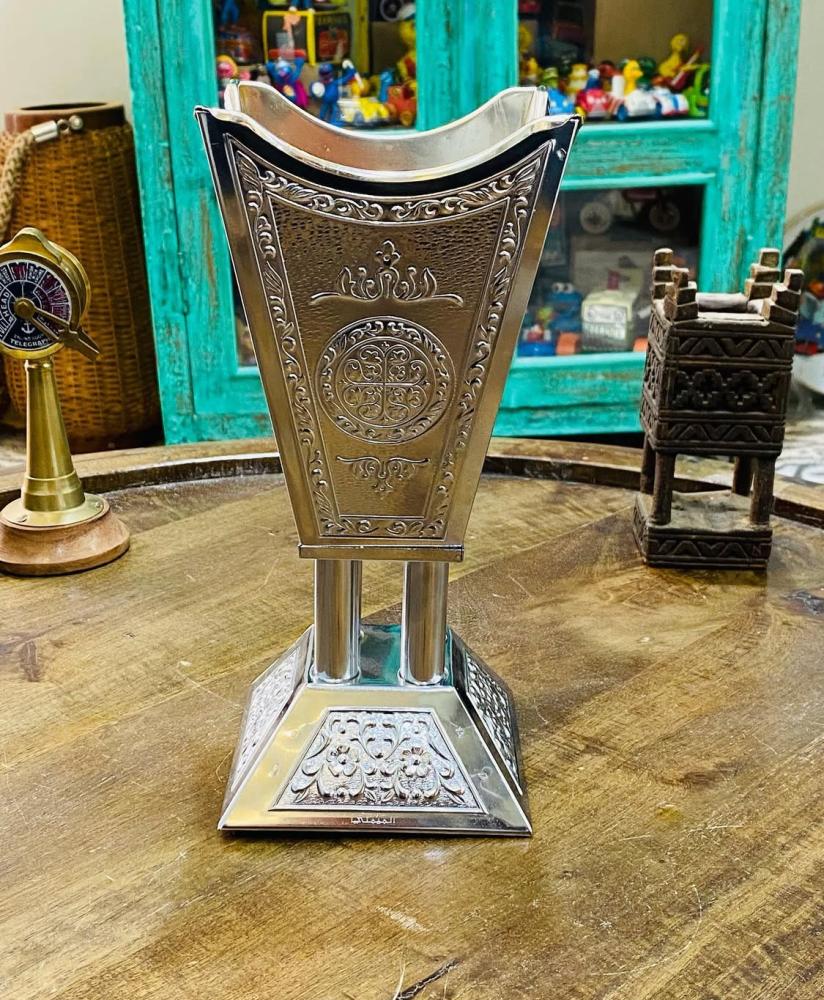 من النوادر؛ مدخنة لون فضي أنيقة جداً؛ لم تستخدم وارد الميمني؛ صناعة اليابان