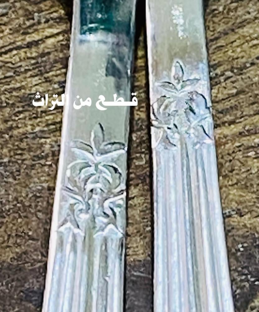 من النوادر؛ ملاعق من الاستانلس ستيل حجمين مختلفين الحجم العادي والحجم الأصغر؛ بلون مميز وجميل مخزنة تخزين ممتاز؛ صناعة اليابان السعر للدرزن الواحد حسب الحجم