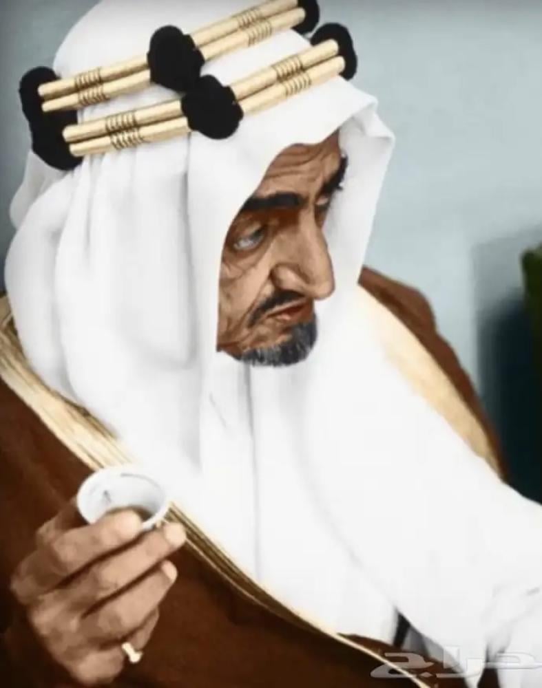 من أندر الفناجيل وأجملها؛ فنجال يعيش الملك مذهّب؛ صناعة يدوية؛ من مخرجات أحد القصور؛ يعود إلى أكثر من ٧٠ عام؛ بكرتونه الأصلي لم يستخدم؛ صناعة تشيكوسلوفاكيا؛ السعر للفنجال الواحد