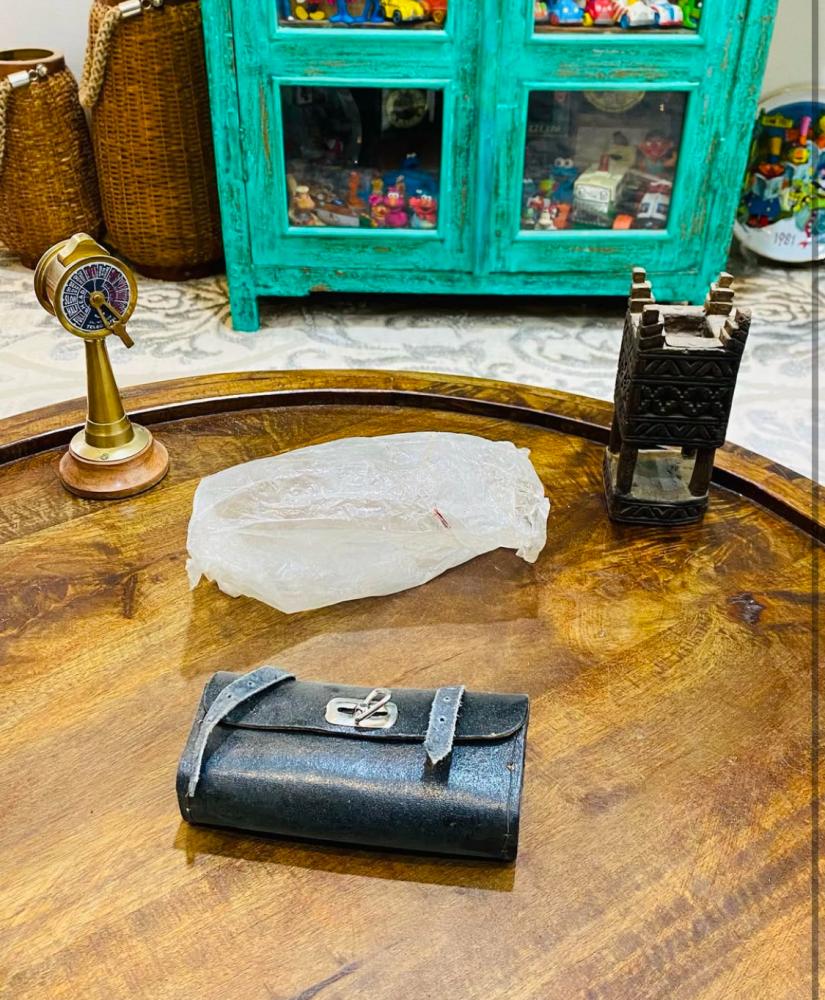 من النوادر؛ شنطة عدة سيكل قديمة جداً (شنطة فقط بدون عدّة)