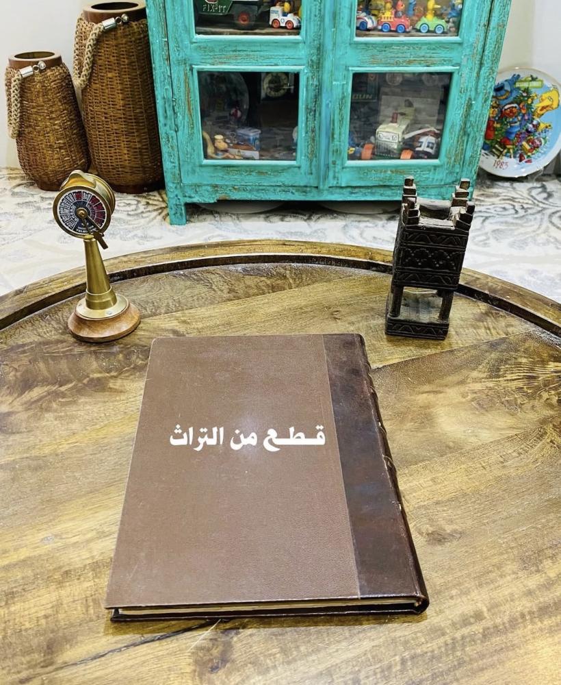 من النوادر؛ مجلد لمجلة الأطفال الشهيرة (تان تان) يحتوي المجلد على ٧ أعداد من المجلة السنة الخامسة عام ١٩٧٦م؛ حيث كانت من أشهر مجلات الكوميكس المترجمة في ذلك الوقت