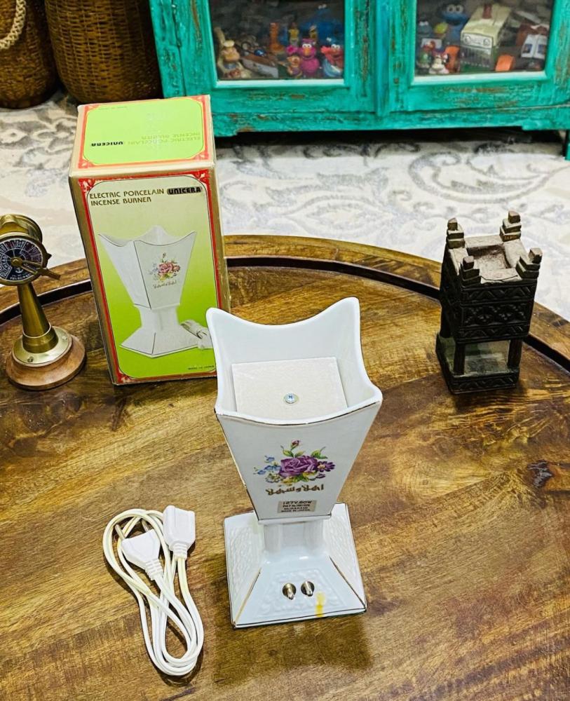 من البنود المميزة؛ مبخرة كهربائية أهلاً وسهلاً؛ تعمل على كهرباء ١١٠ڤولت؛ قديمة مخزنة بالكرتون تخزين ممتاز لم تستخدم؛ صناعة اليابان