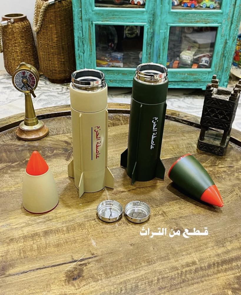 مطارتين على شكل صاروخ بلونين مختلفة مكتوب عليها عاصفة الحزم؛ لم تستخدم السعر للجميع