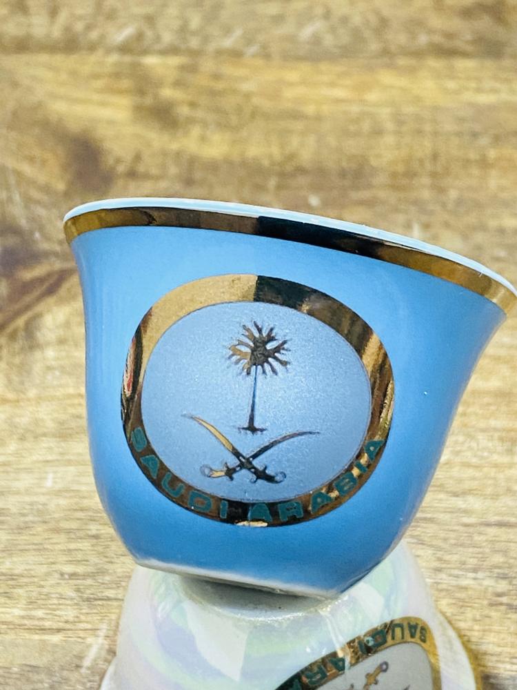 من النوادر؛ فنجال مرسوم عليه من جهة سيفين ونخلة ومن الجهة الأخرى مسجد الصخرة؛ السعر للحبة واللون حسب الاختيار