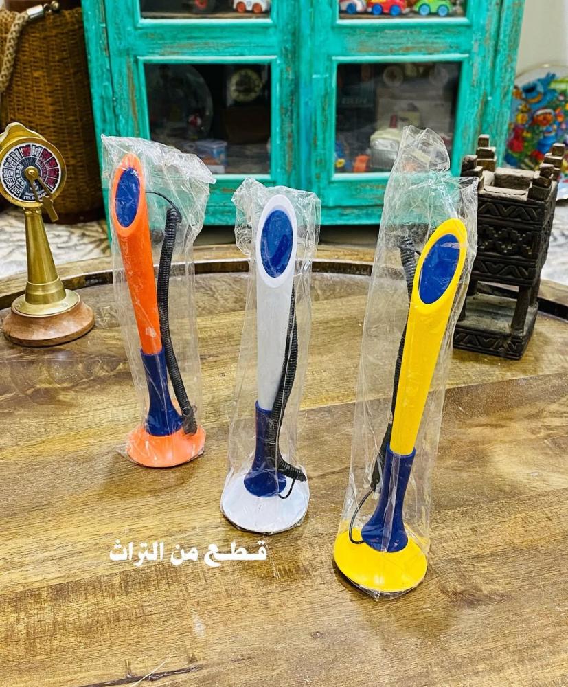 Among the distinguished items; a pen with a sticky base in three colors; the price per piece and the color according to availability