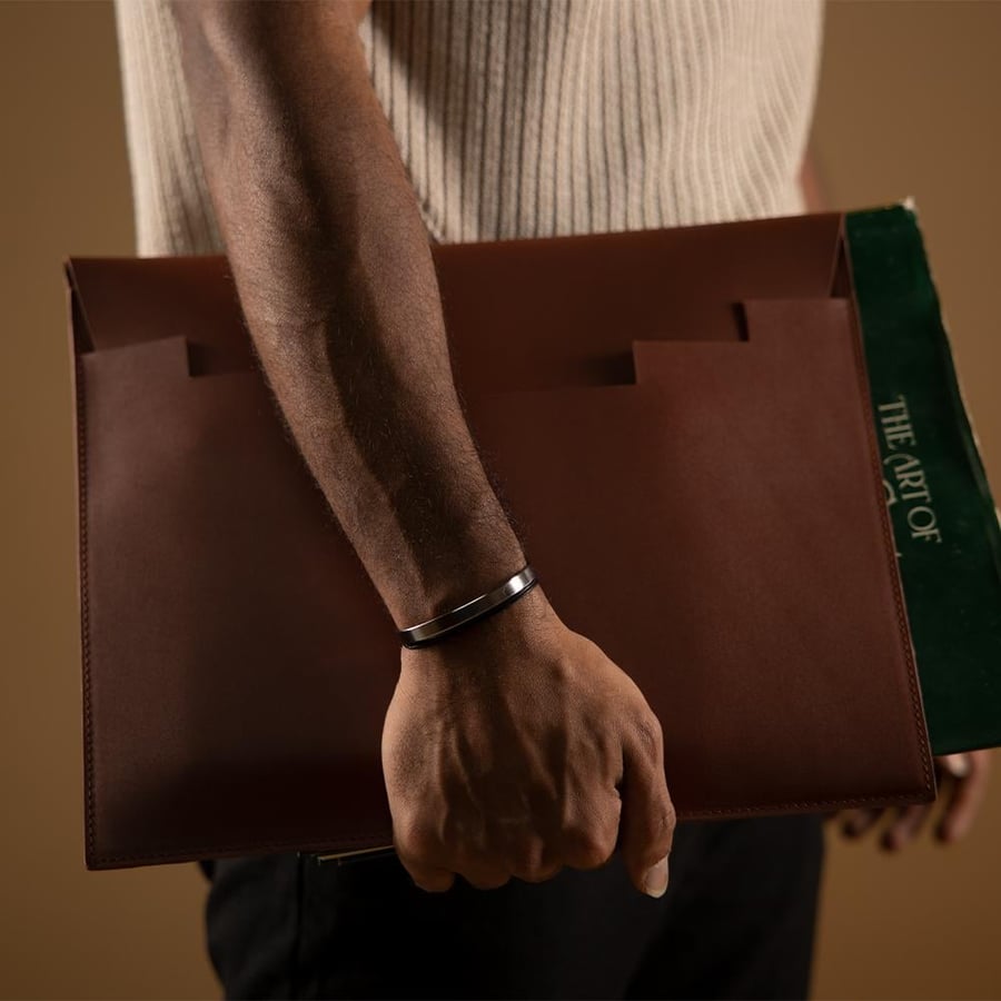 Pouch | شنطة