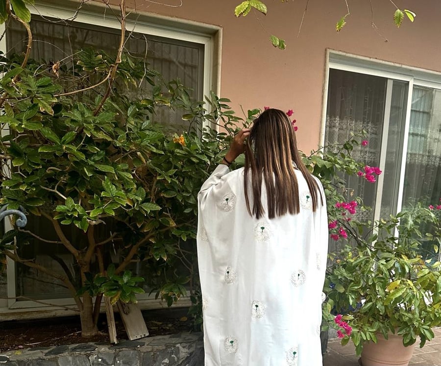 White abaya