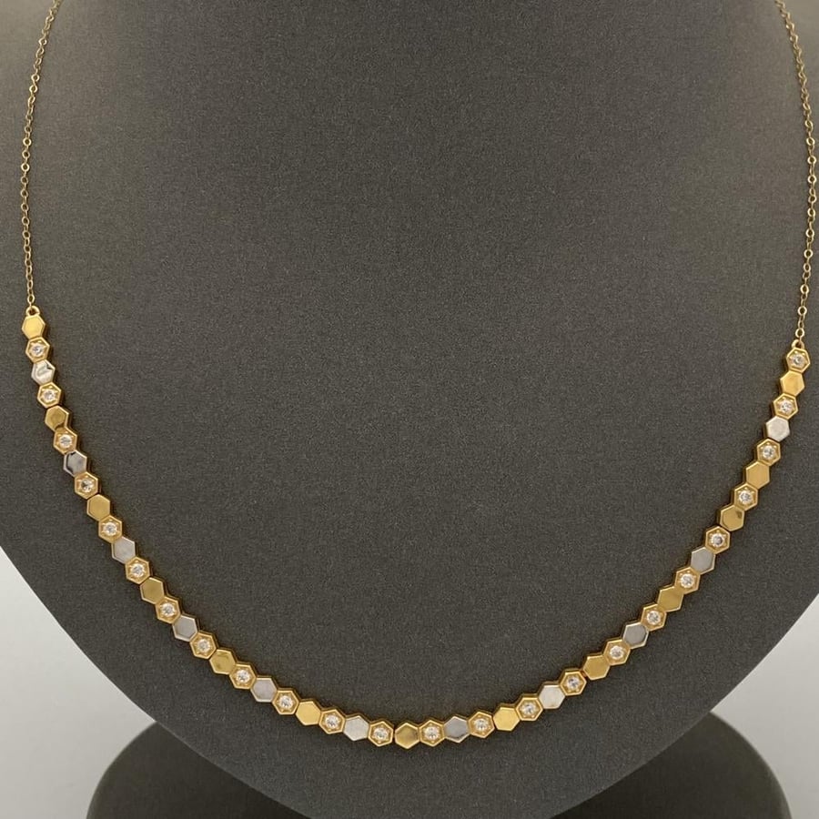 Gold necklace 18 karat weight 7.22 grams