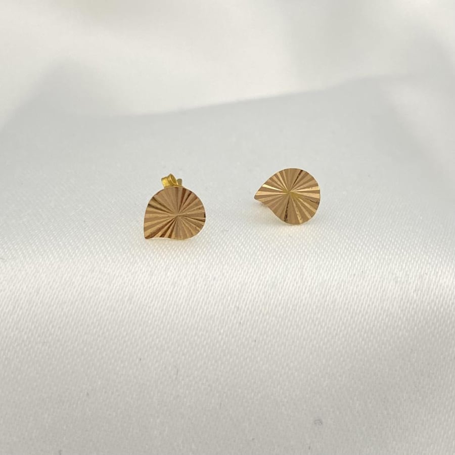 Gold ring 21 karat weight 0.60 grams