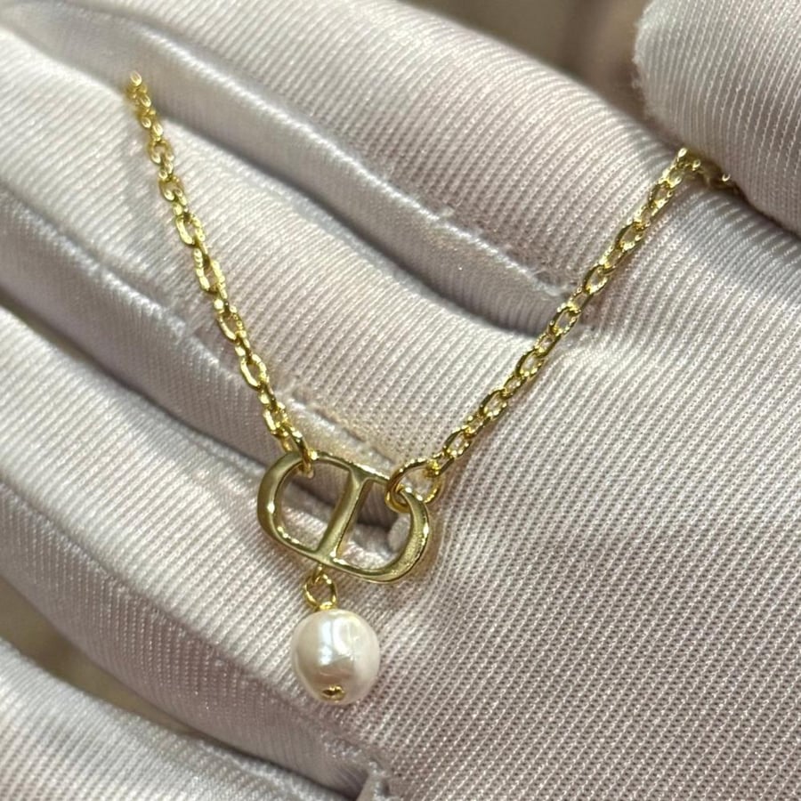 قلادة CD Dior