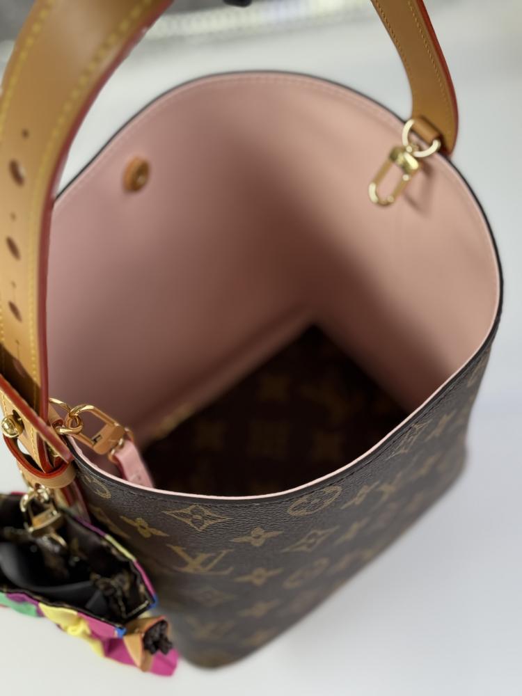 شنطه lv