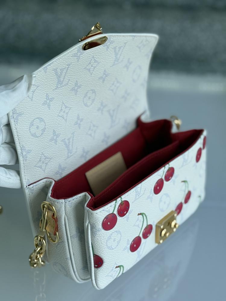 شنطه lv