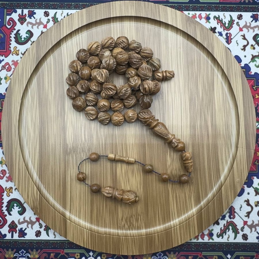 سبحة خشب كوك مزخرفة بالكامل – خراطة يدوية – 51 خرزة
