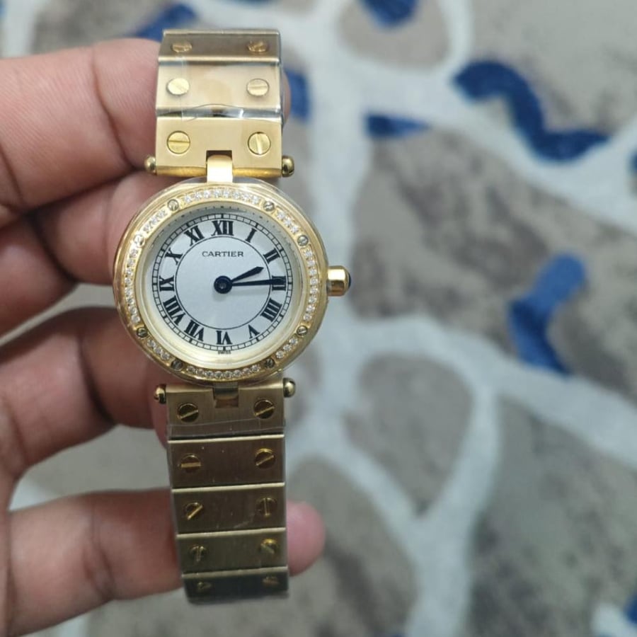 ساعة كارتير نسائية مع فصوص