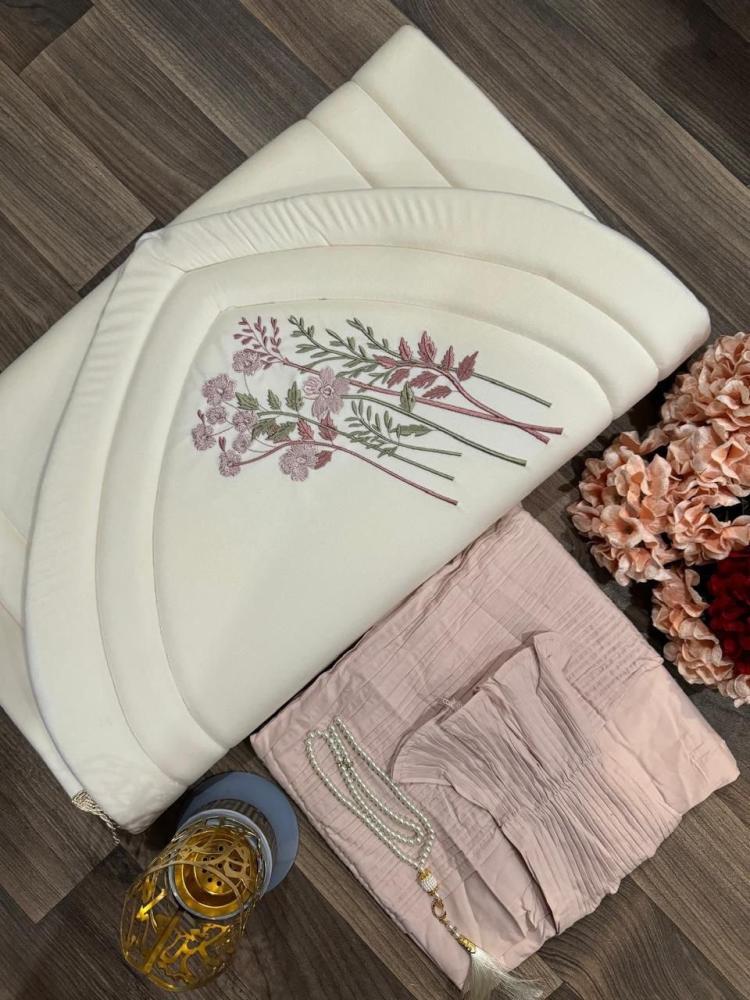 طقم صلاة مع سجاد طبي ومصحف مغلف
