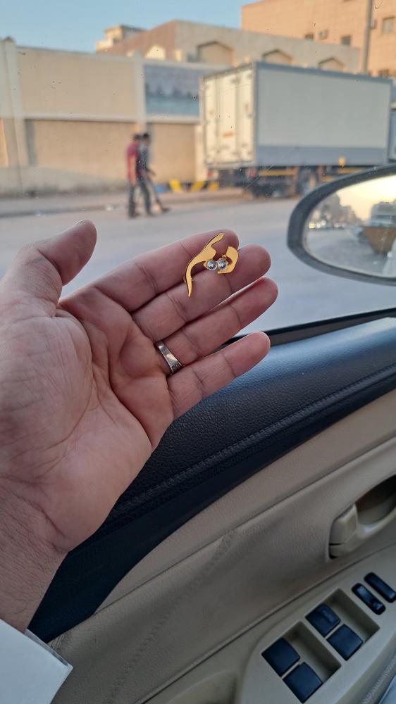 بروش ذهبي بالاسم للاطفال