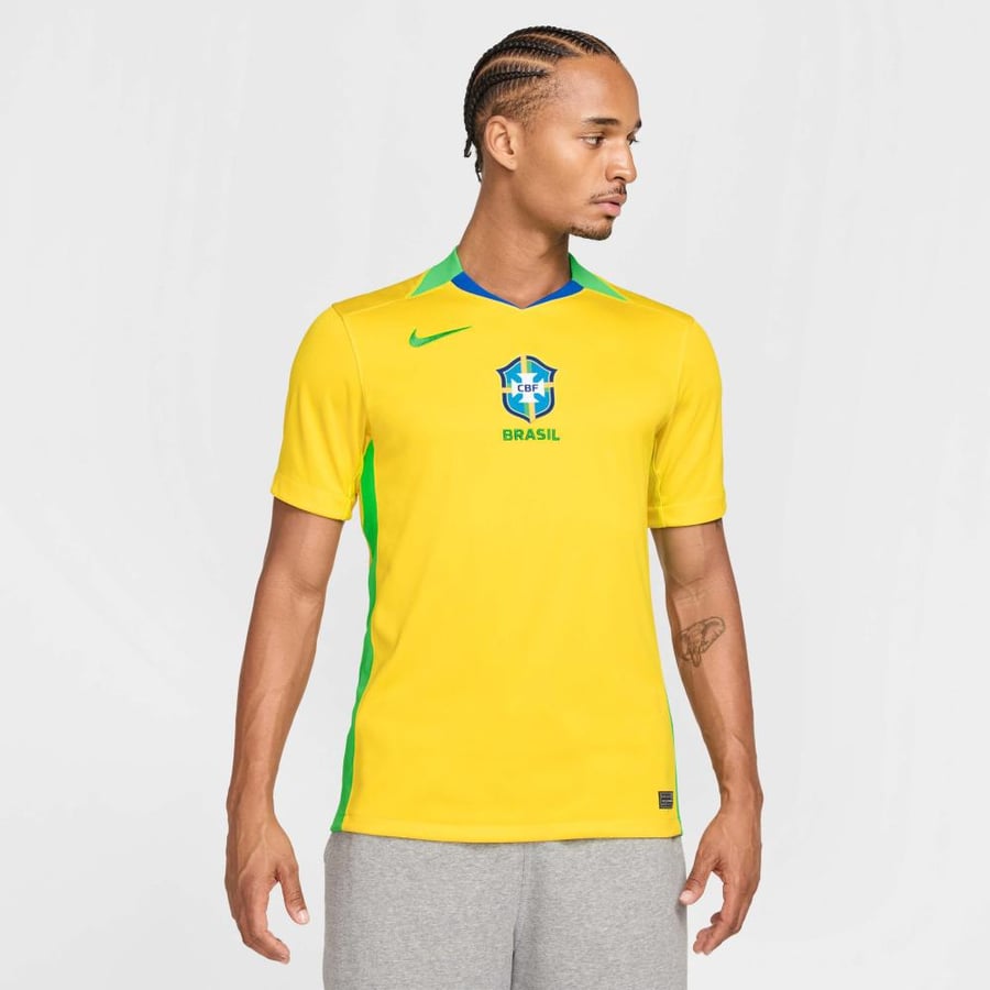 قميص منتخب البرازيل