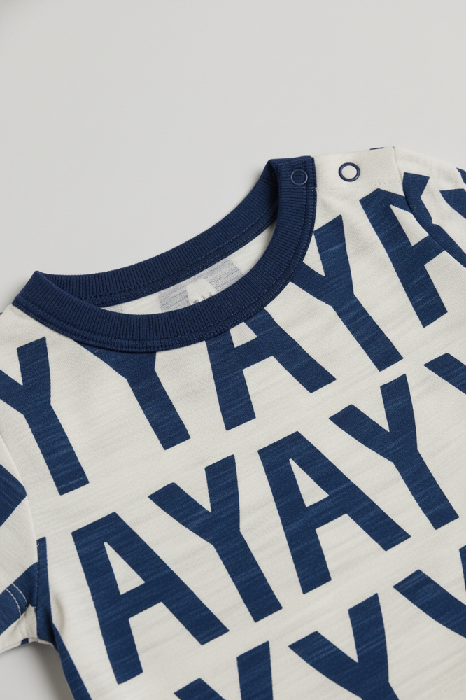 بربتوز أطفال صيفي بطباعة حروف YAY