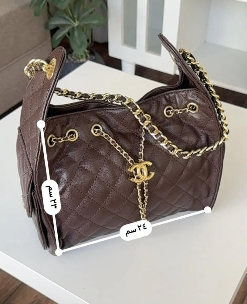 CHANEL بلون البُني