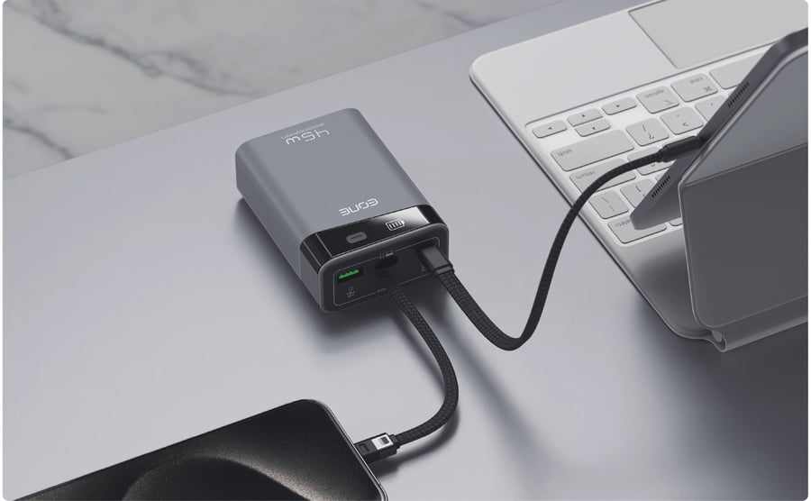 إي ون باور بنك  GLANT سعة 20000mAh  بقوة 45 واط مع كيبل مدمج وقوة 45 واط - تتيتانيوم