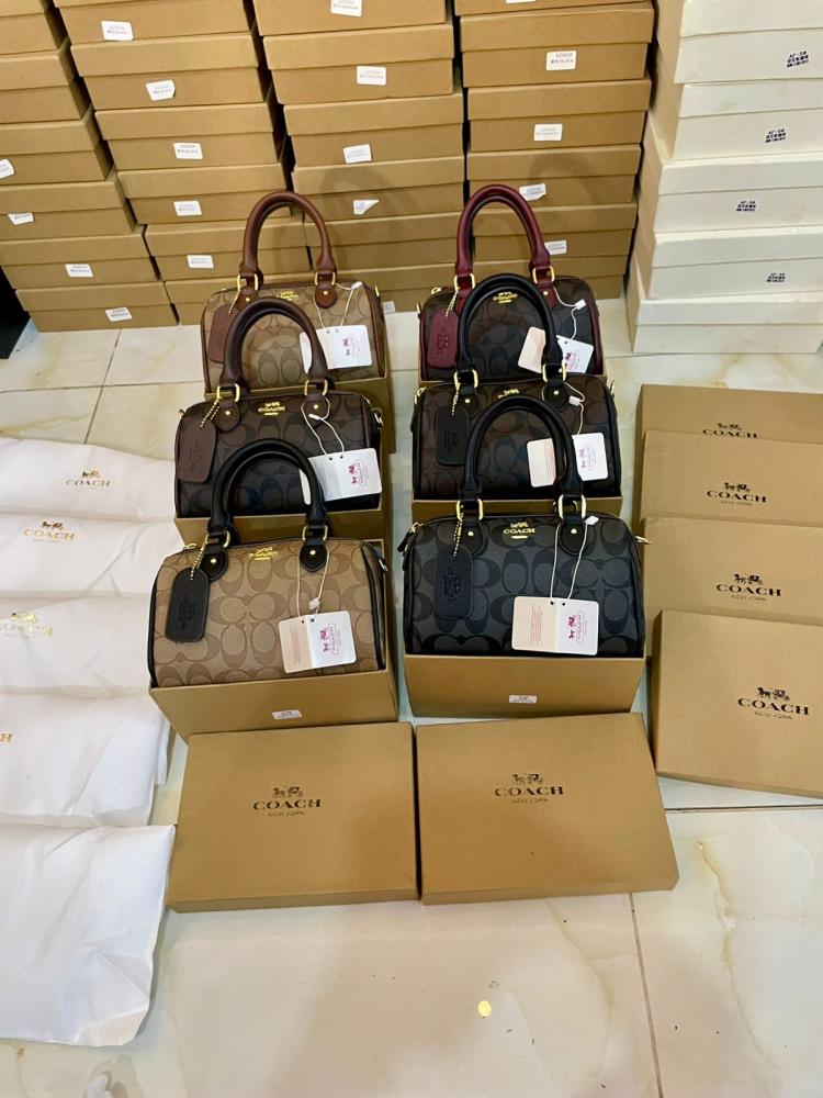 شنط ماركة كوتش ماستر