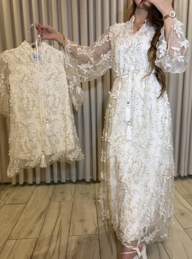 Mother's abaya