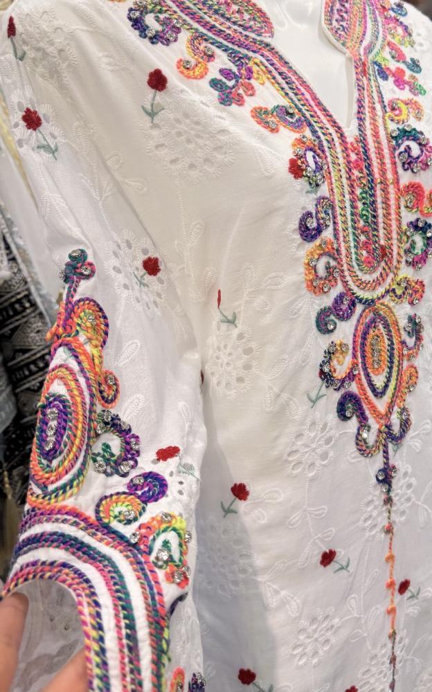 Kuwaiti abaya, popular