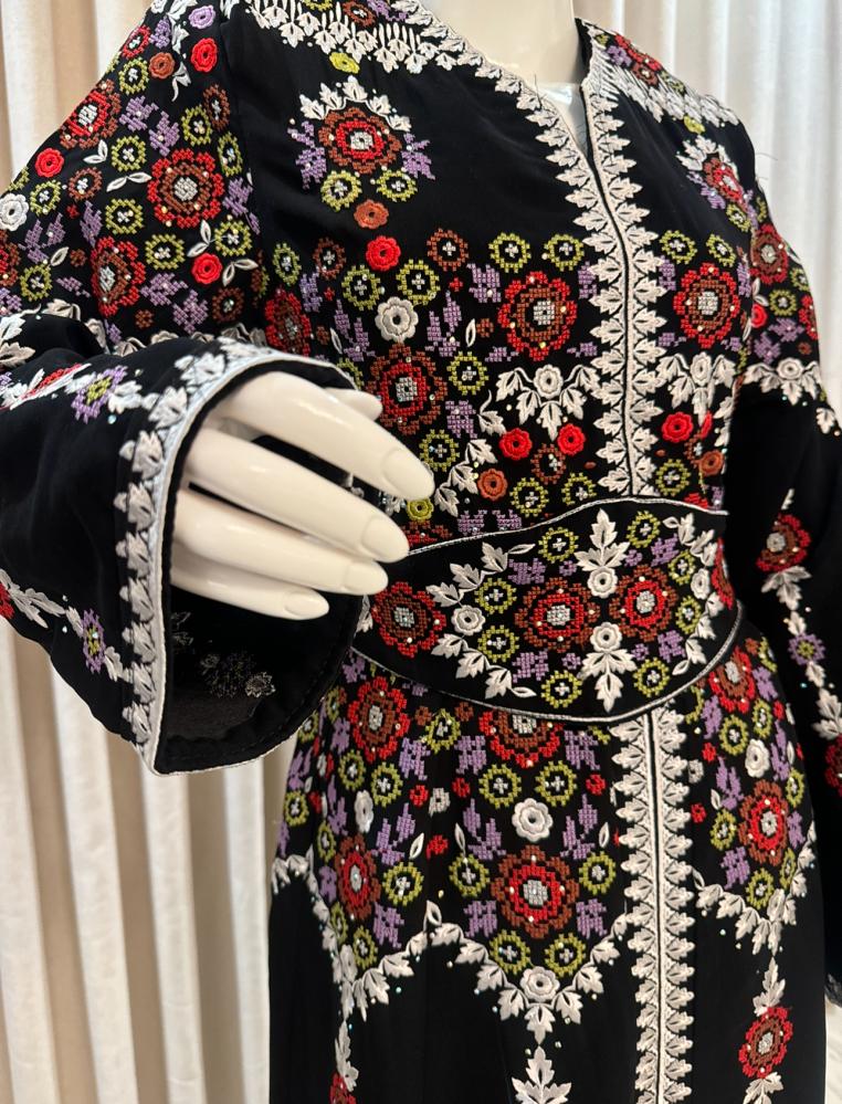 Jordanian thobe