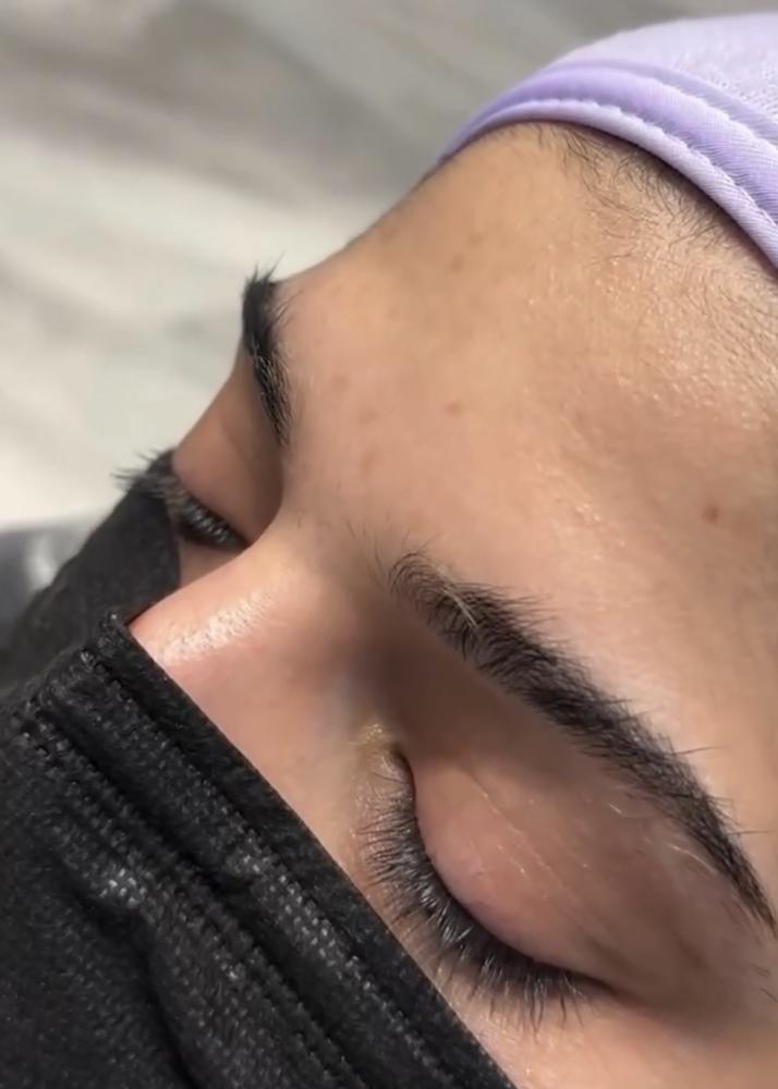 تشقير حواجب