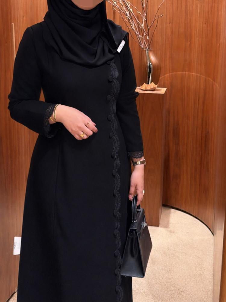 عباية كريب سراميك مع الدانتيل