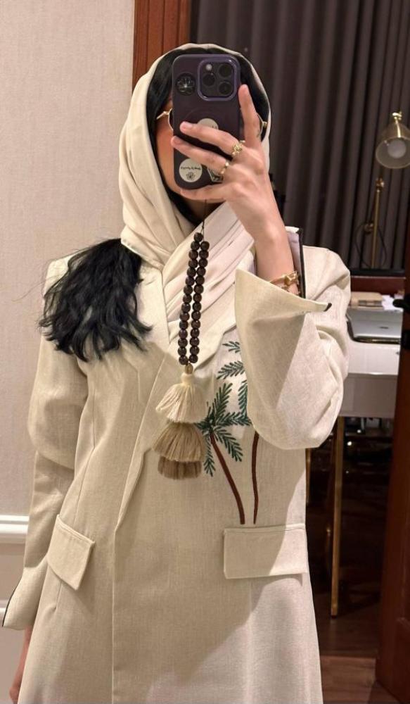 عباية اليوم الوطني بقماش لينن طبيعي
