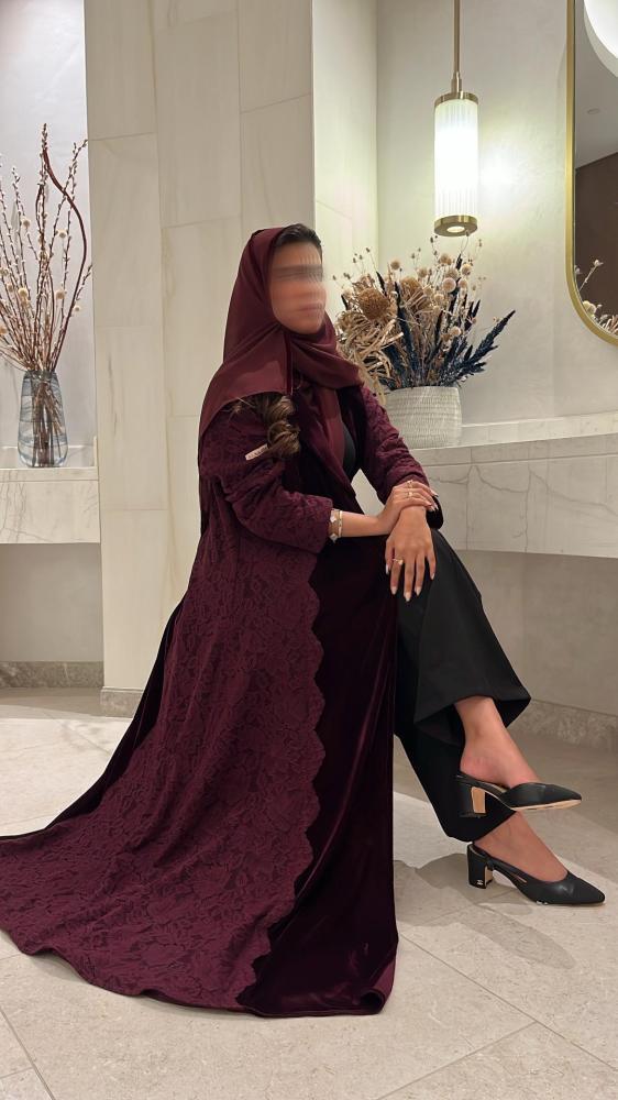عبايه شتويه مخمل معا دانتيل