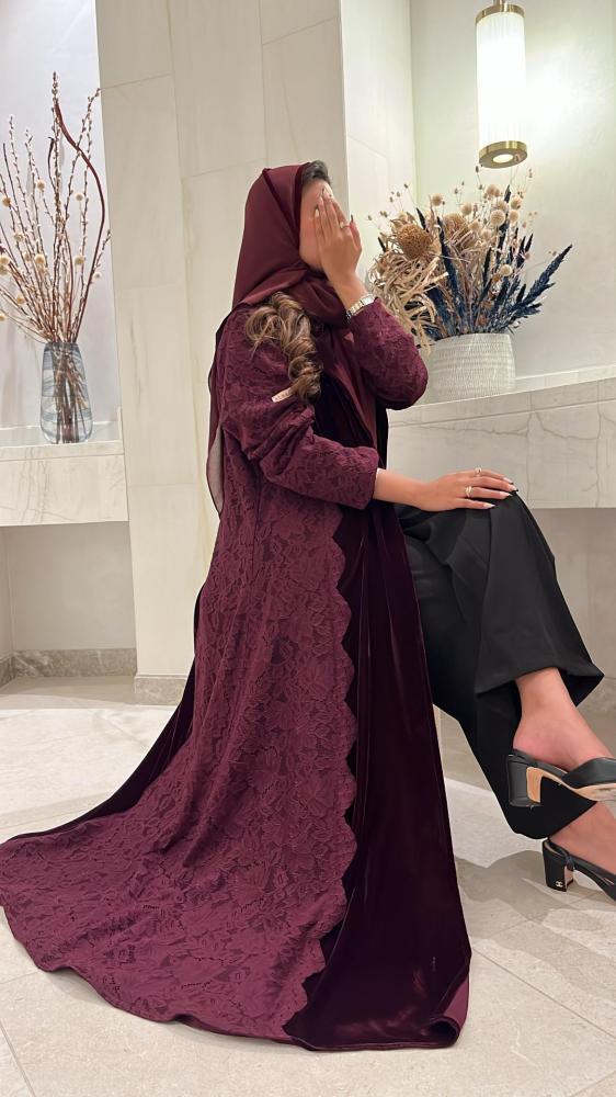 عبايه شتويه مخمل معا دانتيل