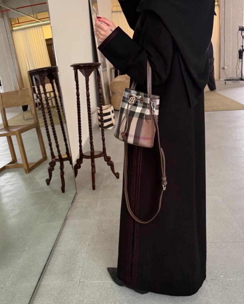 عباية ستريت تطريز اطراف عنابي