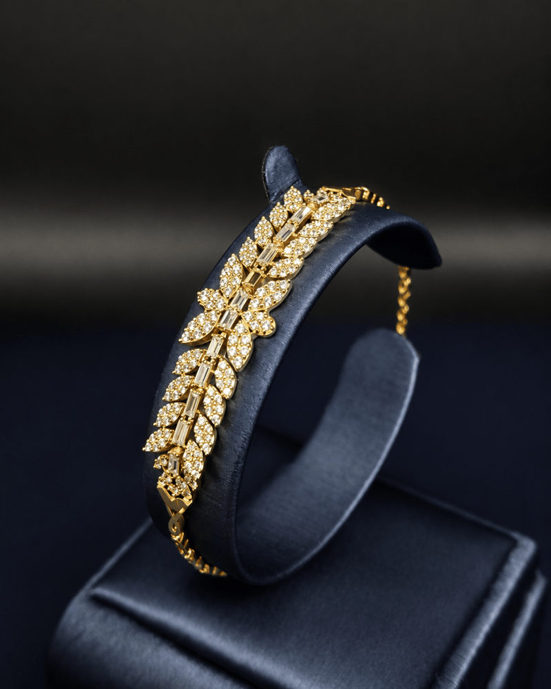 A distinctive 18-karat yellow set